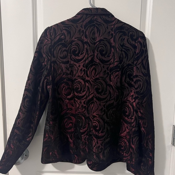 Patterned female jacket - Picture 4 of 4